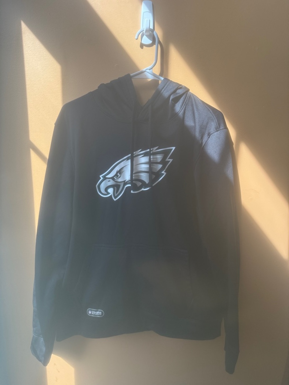 Size L NFL Team Apparel Men's Black Philadelphia Eagles Pullover Hoodie
